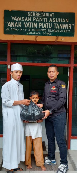 PGN Makoda Surabaya Peduli, Bagikan Takjil Dan Menu Buka Puasa