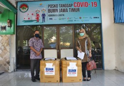 Satgas BUMN Jawa Timur Salurkan Bantuan Alat Kesehatan