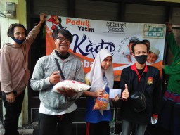 PGN Surabaya Bagikan Paket Sembako Gratis dan Santuni Anak Yatim