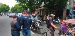 Refleksi Hari Kelahiran Pancasila, PGN Jatim Bagi Teh Rosella
