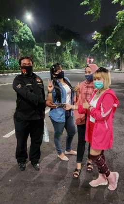 PGN Jatim Makoda Surabaya bagikan Teh Rosella