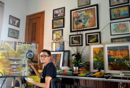 Ketua Dewan Kesenian Sidoarjo, Ali Aspandi Ingin Mewujudkan Pameran, Peraga
