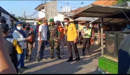 Forpimka Tanbaksari Sosialisasi perwali 28 tahun 2020 di Pasar Indrakila.