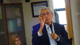 GURU HONORER JUGA PENGGERAK PENDIDIKAN