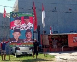 PBB Pasang Baliho Er-Ji Serentak Di Kota Surabaya