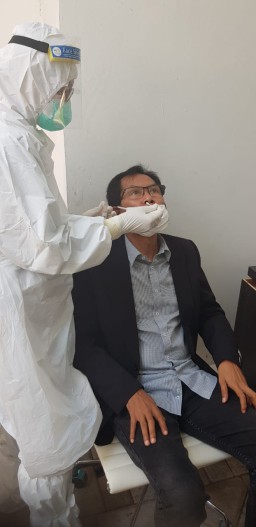Pimpinan dan Anggota DPRD Surabaya Negatif