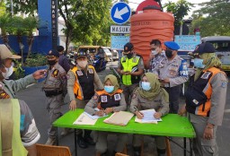 Polsek Pabean Cantikan Bersama Instansi Samping Gelar Operasi Masker