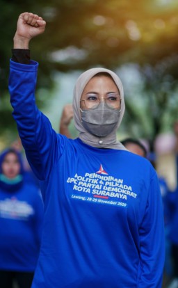 Lucy Kurniasari: Perempuan Tangguh Jadi Penerang Ibu Pertiwi