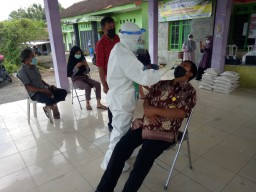 Satgas Masif Rapid Test Pengendara di Pelabuhan Kamal Barat