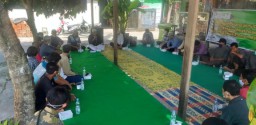 D-Net Berbagi Sembako di Ponpes Miftahul Jannah