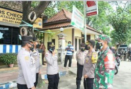 Dandim 0829/Bangkalan tinjau Pos Penyekatan Darurat