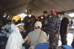 Sinergitas TNI dan Pemkab Sidoarjo Serbu Vaksin untuk 1.000 Warga Pepe