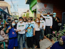 Ormas Jogoboyo Berbagi Wedang Pokak, Masker Dan Handsanitizer