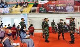 DANDIM GRESIK TINJAU PELAKSANAAN VAKSINASI MASSAL TAHAP II