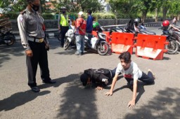 Koramil Semampir Bersama Tiga Pilar Gelar Operasi Masker
