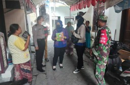 Babinsa Krembangan Beserta Tiga Pilar Laksanakan Tracing 