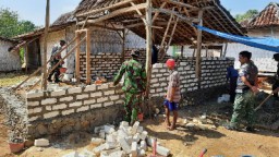 Rumah Maryati Direhap Satgas TMMD Ke-112 Kodim 0826 Pamekasan