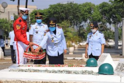 Kemenkumham Jatim Ziarah dan Tabur Bunga Di Makam Pahlawan