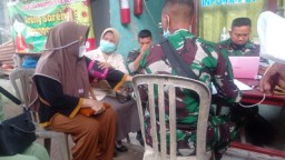 Kodim 0826 Pamekasan Kembali Gelar Serbuan Vaksinasi Ke Pasar Tradisional