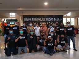 Tim Futsal Judes Diberangkatkan Wakil Ketua Dan Anggota DPRD Surabaya