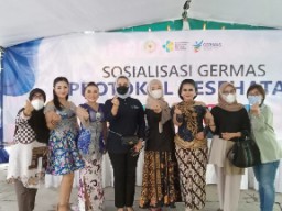 Lucy Kembali Gelar Vaksinasi Bersama Partai Demokrat Surabaya