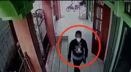 Terduga Pencuri Kotak Amal Terekam CCTV