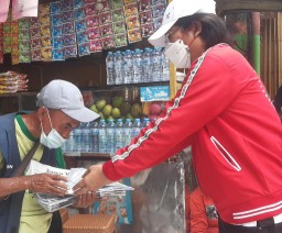 Budi Leksono, Bagi Nasi Bungkus Sambil Dengarkan Aspirasi Masyarakat