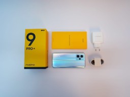 Mengintip Isi Kotak realme 9 Pro Series