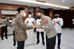 Ketua Umum PBNU Silaturahmi ke Polda Jatim Jelang Harlah ke-99 NU