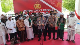 Pangdam V Brawijaya Dampingi Kapolri Kunjungi Vaksinasi Di Pamekasan