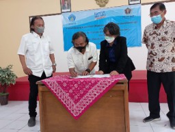 Unipra Jalin Kerjasama Dengan Seksi Wartawan Kota Surabaya PWI Jatim