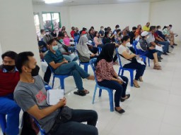 Kodim Surabaya Utara Lakukan Serbuan Vaksin Booster di Pasar Atom Mall