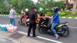 LaNyalla Academia Bagikan Seribu Paket Takjil