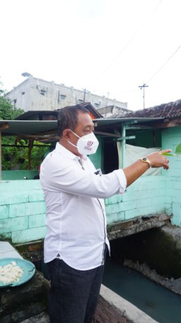 Cak Ji Dengan Pendekatan Humanis Kembalikan Fungsi Saluran