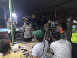 Jelang Idul Fitri, Tiga Pilar Kecamatan Sukomanunggal Gelar Operasi Malam