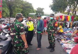 Himbau Disiplin Protokol Kesehatan di Pasar Minggu