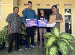 Belajar IT Sembari Jaga Warnet, Anak Pedagang Kerupuk Sabet Beasiswa