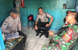 Ciptakan Kondusifitas Wilayah Babinsa Jalin Komunikasi Sosial
