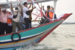 Ungkap Rasa Syukur, Masyarakat Lohgung Gelar Petik Laut