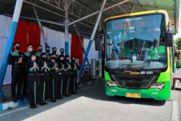 Penambahan 10 unit Bus Transjatim Pangkas Waktu Tunggu bingga 15 Menit