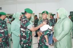 Danrem 084/BJ Memimpin Upacara Kenaikan Pangkat Periode 1 April 2023