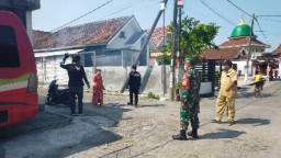Babinsa Dampingi Fogging di Wilayah Binaan Cegah DBD