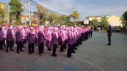 Babinsa Manyar Bentuk Karakter Kedisiplinan Siswa SMK YASMU Manyar