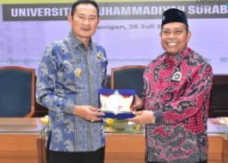 Bupati Yuhronur Efendi Kenalkan Lamongan Kepada Mahasiswa KKN UMS