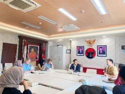 Fraksi PDI Perjuangan Terima Kunjungan 4 Peneliti Politik Asia