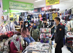 Ratusan Pedagang dan Pengunjung PGS Ikuti Swab Massal