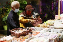 Wisata Kampung Kue Surabaya Raup Rp 15 Juta Perhari