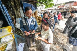 Pemkot Surabaya Cegah Inflasi Harga Bahan Pokok Jelang Ramadhan