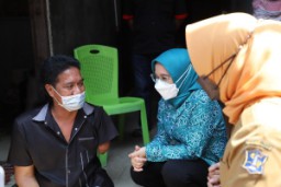 Pemkot Surabaya Salurkan Kaki Palsu hingga Modal Usaha