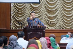 Wali Kota Eri Cahyadi Evaluasi Kontrak Kinerja